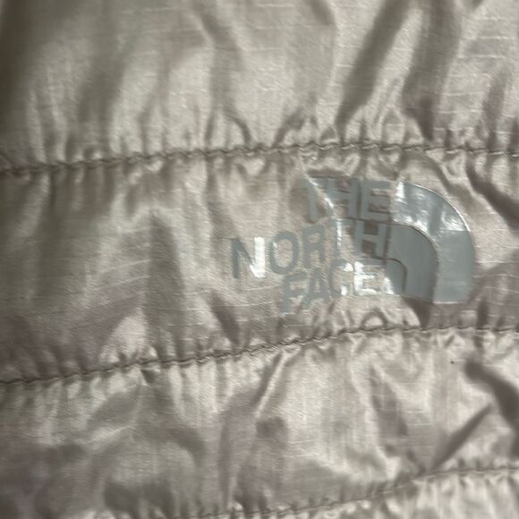 The North Face Packable Puffer Jacket - Picture 5 of 10